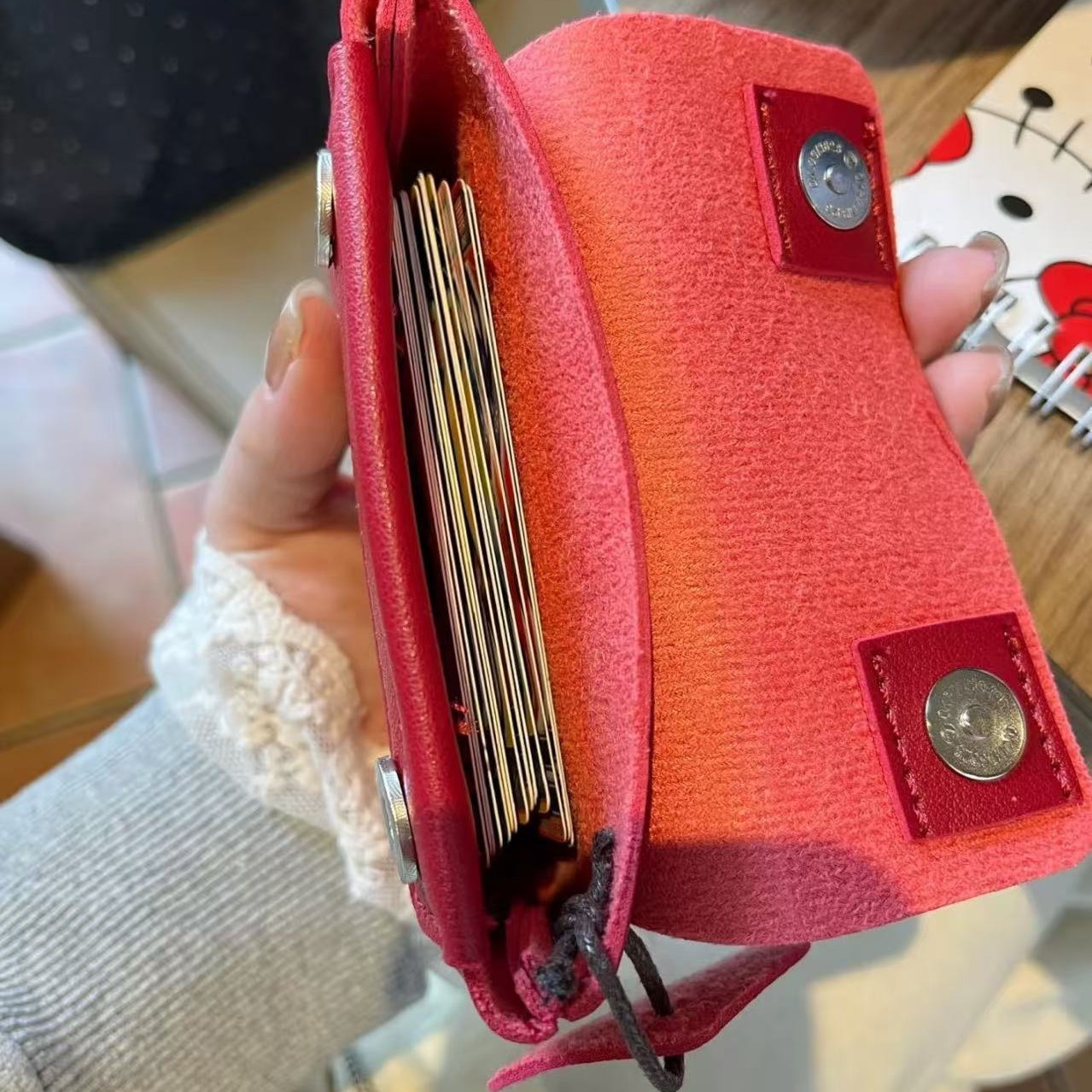 Cute Hello Kitty Red Leather C - Leatherwork Wallet 评论和价格